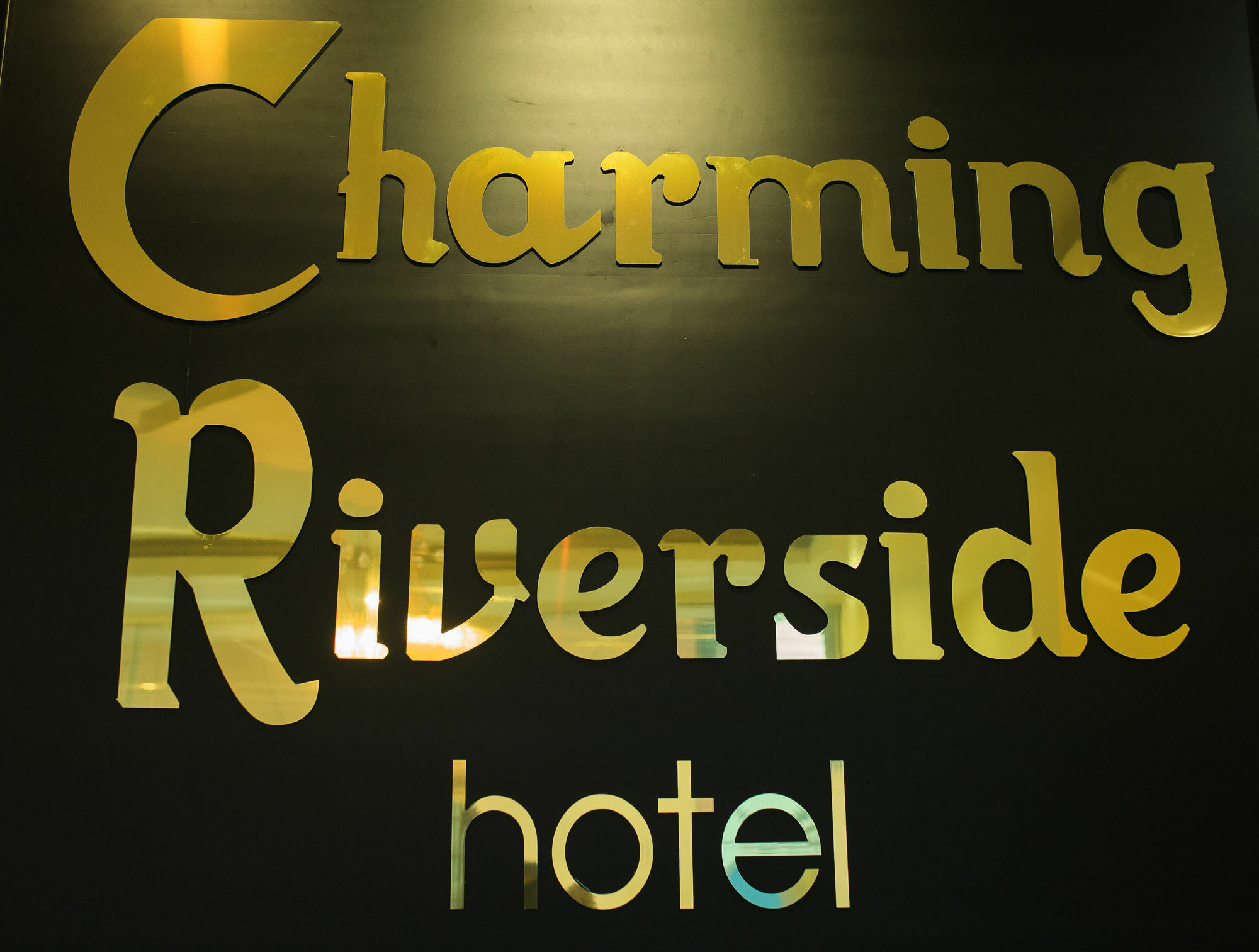 Charming Riverside Hotel Хюе Екстер'єр фото